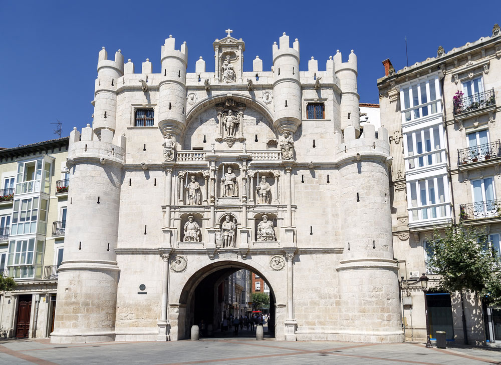 Arco con Puerta de Santa María en Burgos