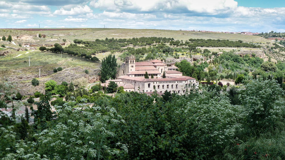 Vistas generales entorno del Monasterio del Parral en Segovia